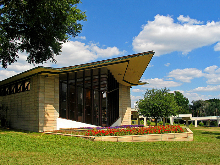 11-Frank-Lloyd-Wright